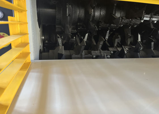Proceso de producción del triturador corrugado en el embalaje del baler Tamaño de entrada 250 * 1500mm