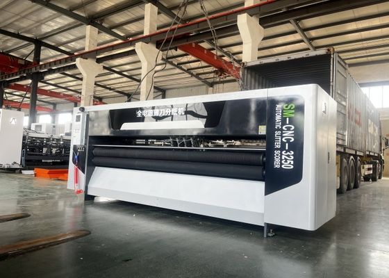 Máquina avanzada CNC 3250 para puntuación y corte de hoja fina a una velocidad de 150 m/min