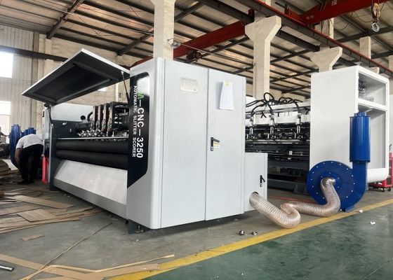 Máquina avanzada CNC 3250 para puntuación y corte de hoja fina a una velocidad de 150 m/min