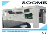 Máquina que corta con tintas del PLC y que arruga automática con el componente de Schneider
