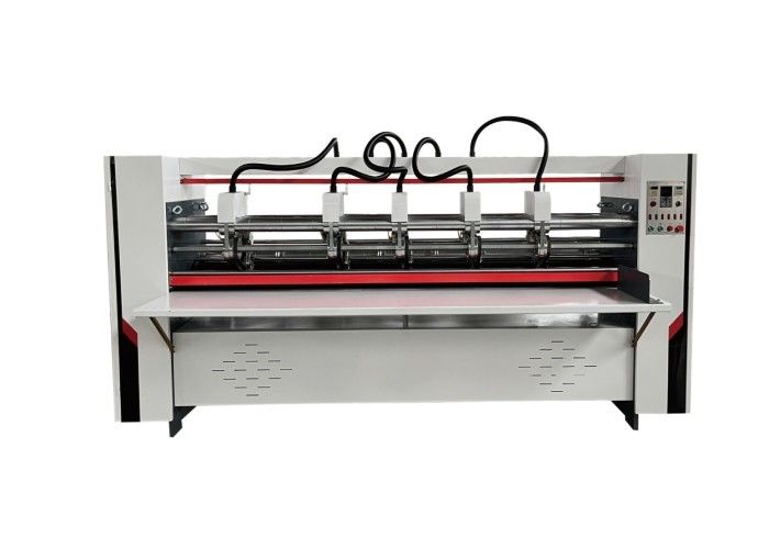 La máquina de corte de cartón de corte y crujido en línea es una máquina de corte de cartón de corte y crujido con regulador eléctrico.